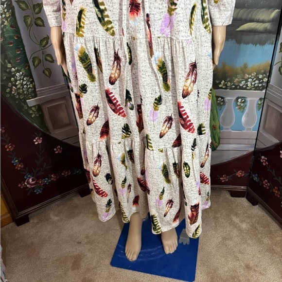 NWT Feathers print western style maxi dress small, XL, XXL - Picture 5 of 6